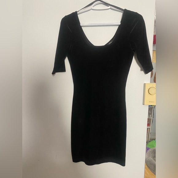 ❤️❤️ 3 for $50 Black velvet dress - Picture 1 of 2